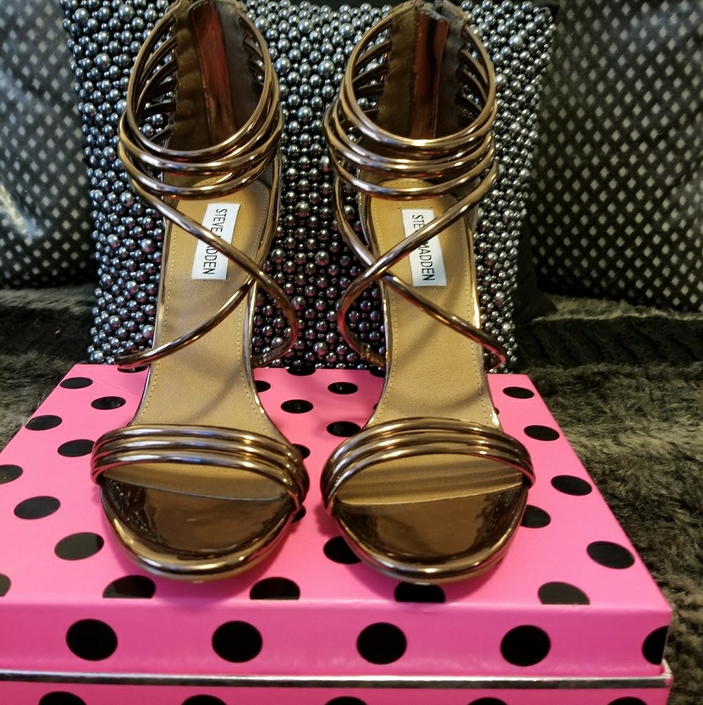 NEW! Steve Madden Copper Strappy Sandal~ size 7.5